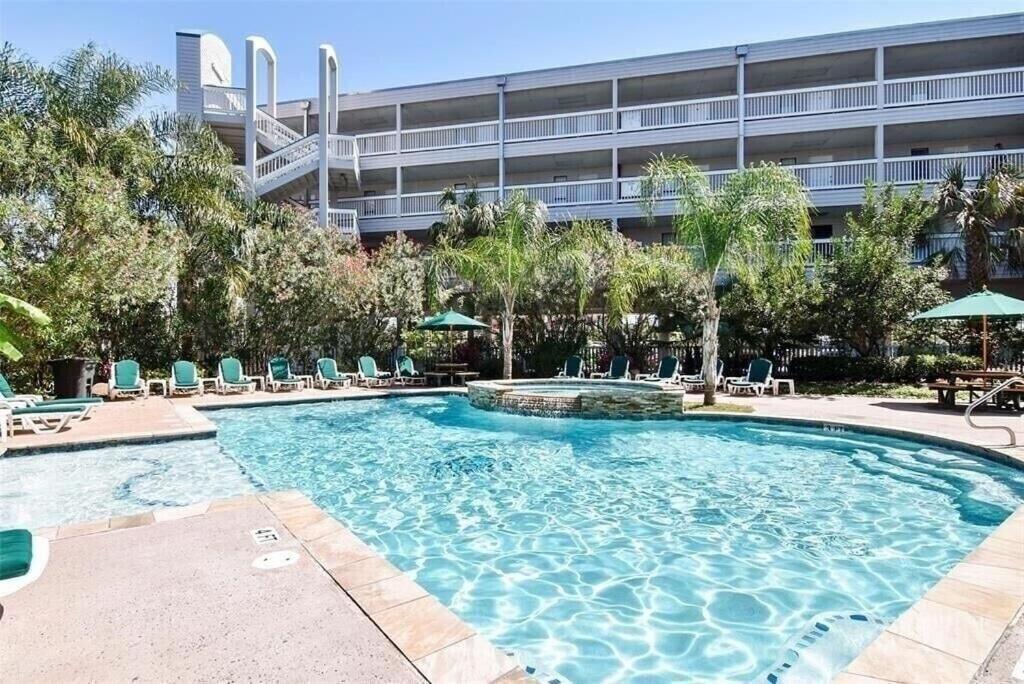 Sun Splashed Condo! Steps To Beach And 2 Pools Galveston Island Exterior foto